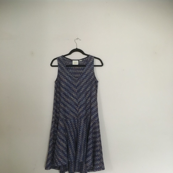 Sleeveless dress - Picture 2 of 10